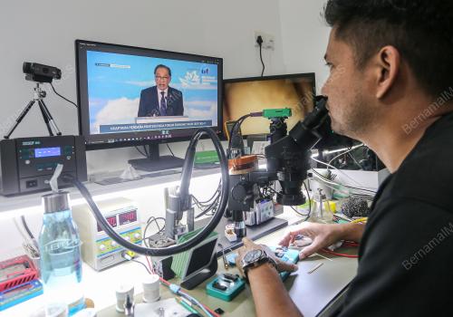 ANWAR IBRAHIM