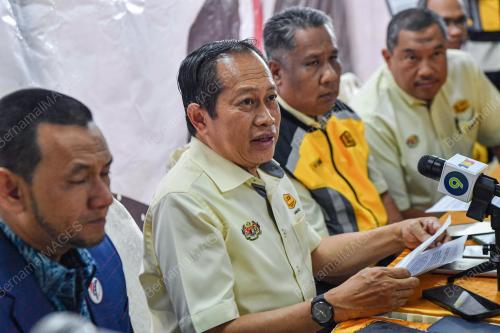 DATUK SERI AHMAD MASLAN
