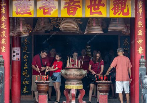 TINJAUAN TAHUN BARU CINA