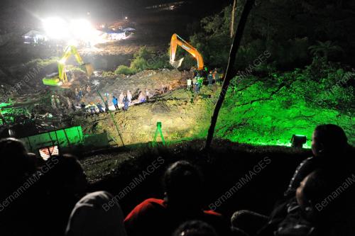 TANAH RUNTUH