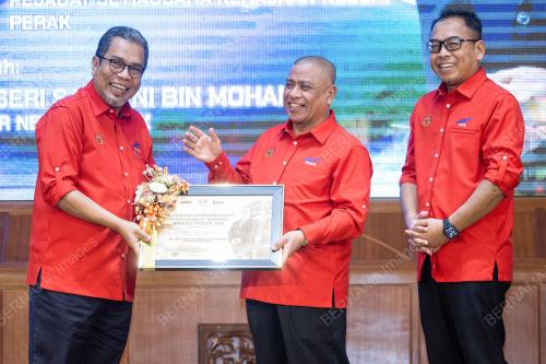 DATUK SERI SAARANI MOHAMAD