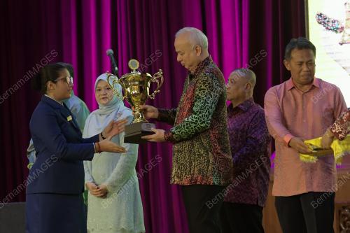 SULTAN PERAK SULTAN NAZRIN SHAH