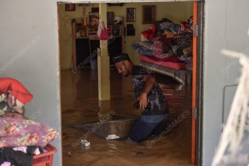BANJIR SLIM RIVER