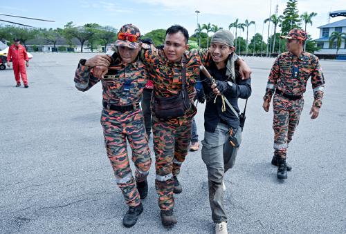 MENCARI DAN MENYELAMAT JASLINDA