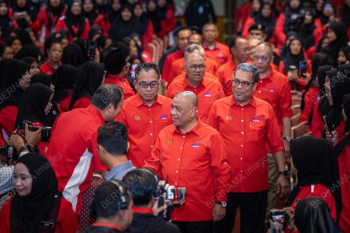 DATUK SERI SAARANI MOHAMAD