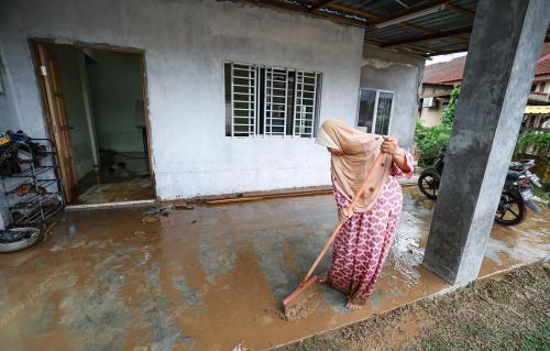TINJAUAN KEJADIAN BANJIR KILAT