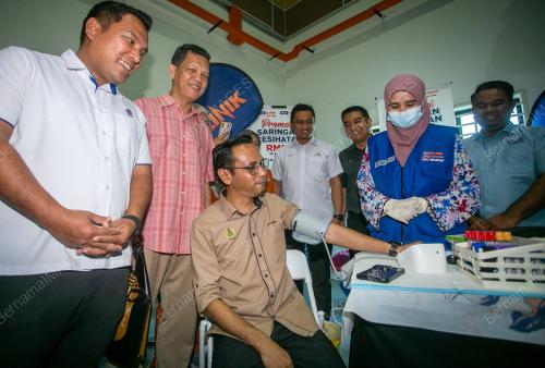 AZLAN HELMI