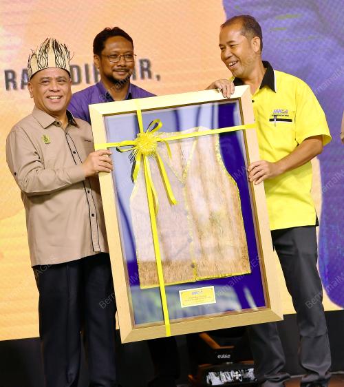 DATUK SERI SAARANI MOHAMAD