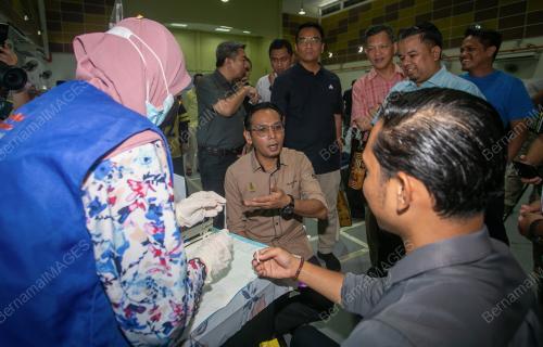 AZLAN HELMI