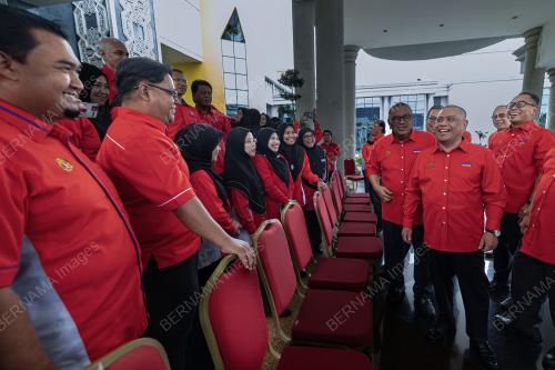 DATUK SERI SAARANI MOHAMAD