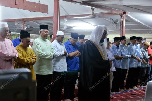 PK38_10062016_TARAWIH
