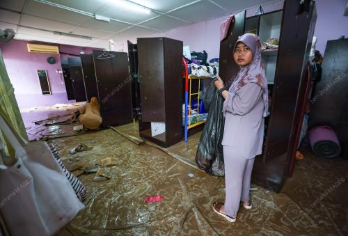 TINJAUAN KEJADIAN BANJIR KILAT