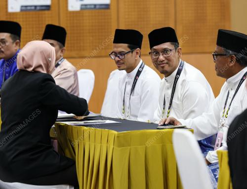 DATUK SERI AHMAD FAIZAL AZUMU