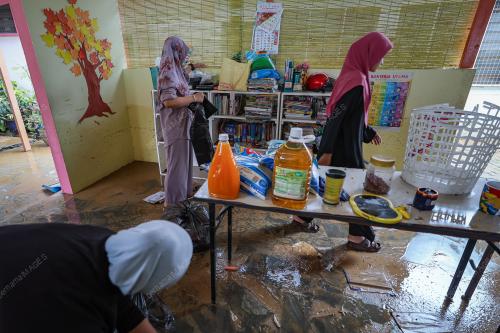 TINJAUAN KEJADIAN BANJIR KILAT