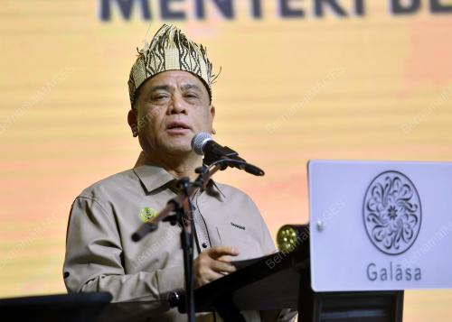 DATUK SERI SAARANI MOHAMAD