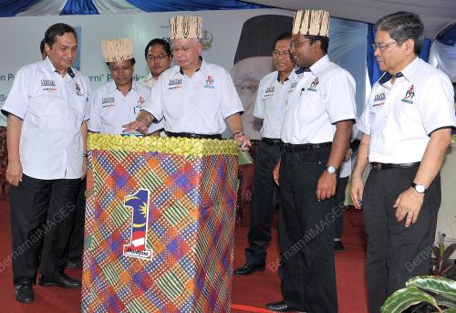 DATUK SERI MOHD NAJIB TUN RAZAK