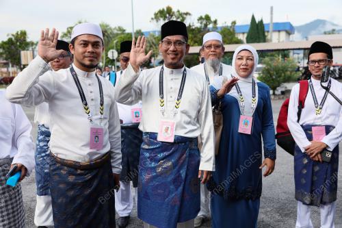 DATUK SERI AHMAD FAIZAL AZUMU