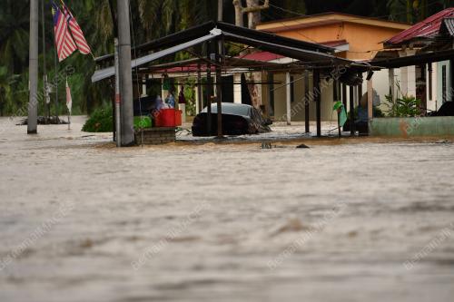 BANJIR SLIM RIVER