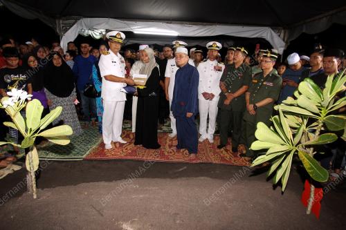 MOHD SHAHRIZAN MOHD TERMIZI