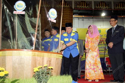 PPR01_13122004_SEMINAR_ZAKAT
