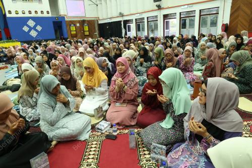 FADHLINA SIDEK