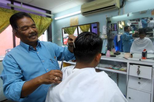 TUKANG GUNTING RAMBUT TUANKU RAJA PERLIS
