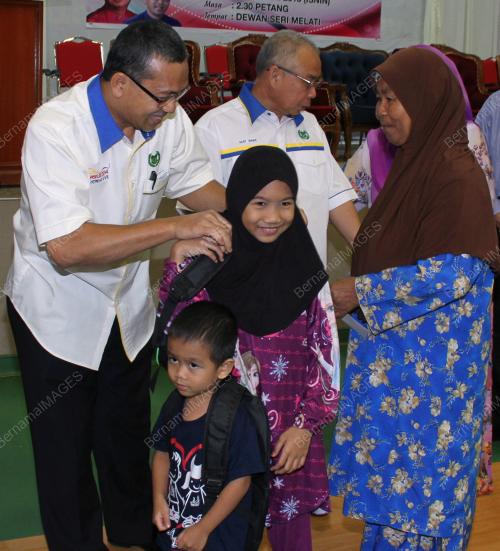 PR01_05012015_BANTUAN_BANJIR