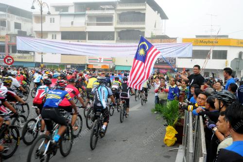 PR01_08042014_BORDER_RIDE