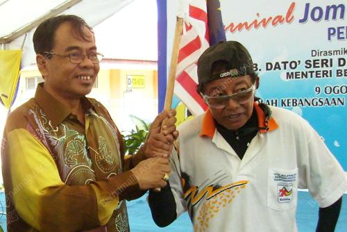 PERENANG WARGA EMAS