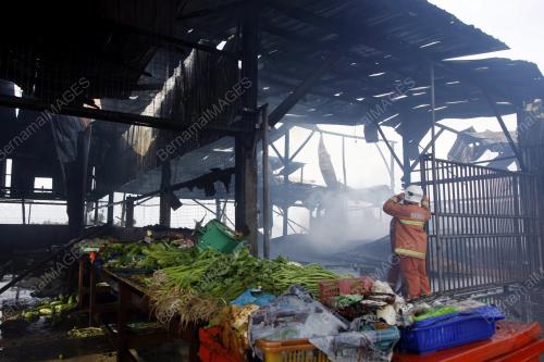 KEBAKARAN PELANTAR IKAN