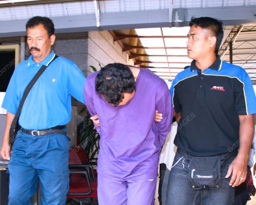 USTAZ DISAMBUNG REMAN