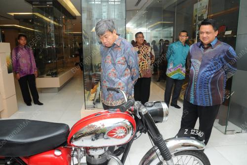 PR01_13112028_GELERI_DIRAJA