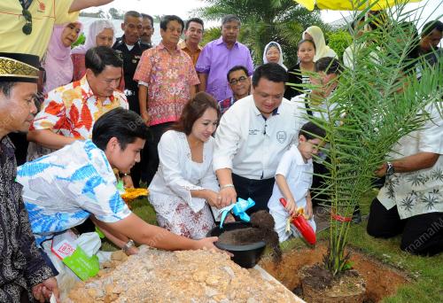 PR01_14042010_RAJA_SATUN