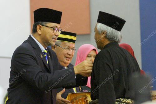 DATUK SERI AZLAN MAN