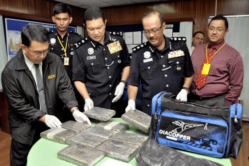 PR01_14102013_POLIS_GANJA