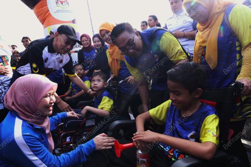 FADHLINA SIDEK