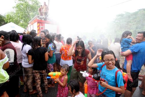 PR01_15042013_PESTA_SONGKRAN