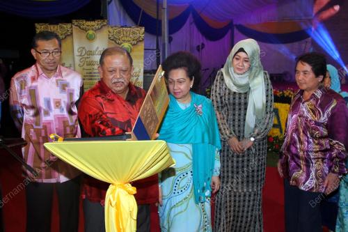PR01_15062002_RAJA_PERPADUAN
