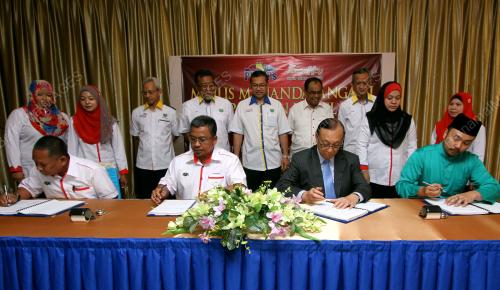 PR01_15122004_PUTRA_PALACE