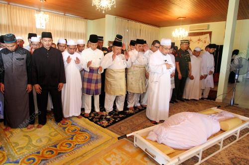 PR01_16052004_TENGKU_PUTERI