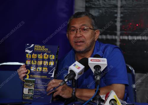 DATUK SERI AZLAN MAN