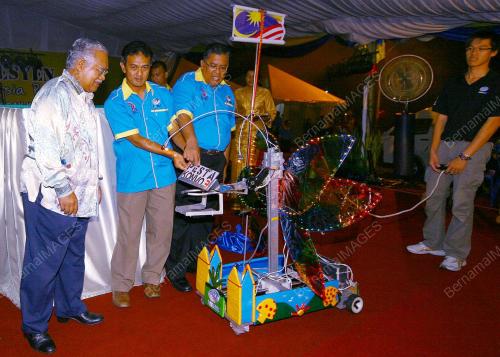 KAMARUDIN HUSSIN
