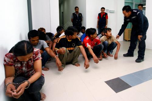 PENDATANG ASING TANPA IZIN
