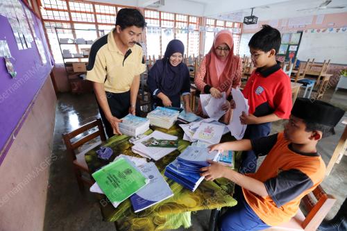 PR01_18092015_SEKOLAH_BANJIR