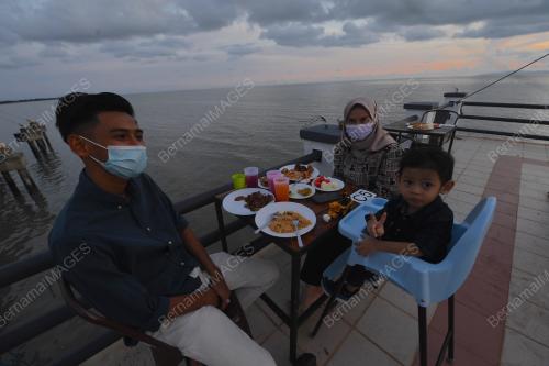 SUNSET IFTAR RAMADAN
