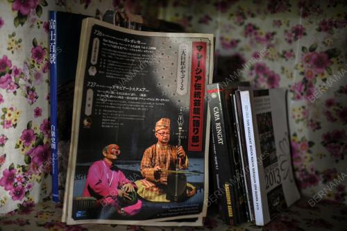 PENGLIPURLARA AWANG BATIL