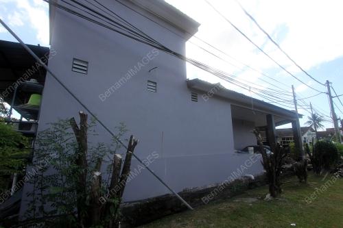 RUMAH TANPA TINGKAP
