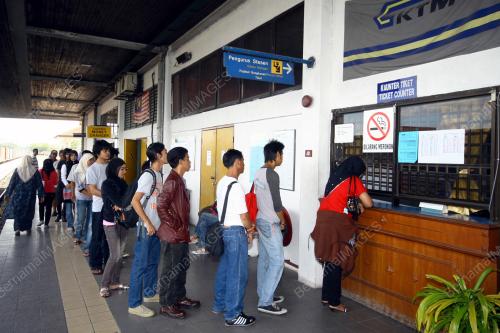 MOGOK PEKERJA KERETAPI