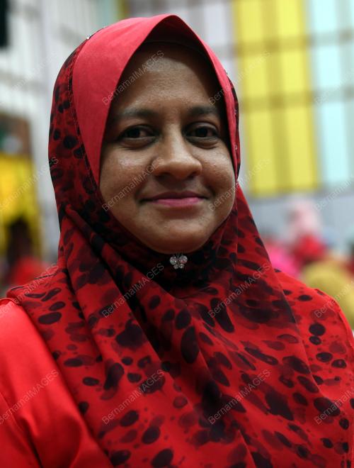UMI KALSOM MANULA