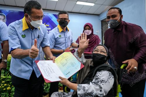 DATUK SERI AZLAN MAN